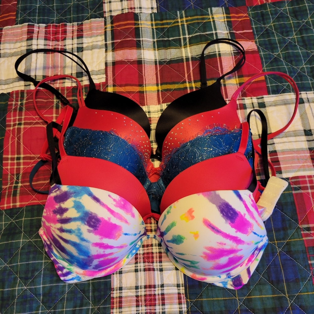 32D pushup bras - Picture 2 of 3